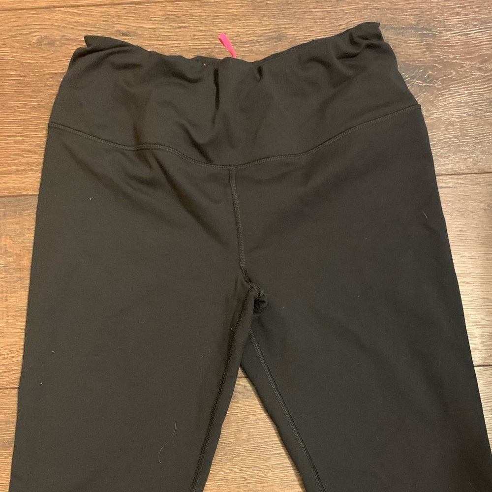 VSX crop leggings